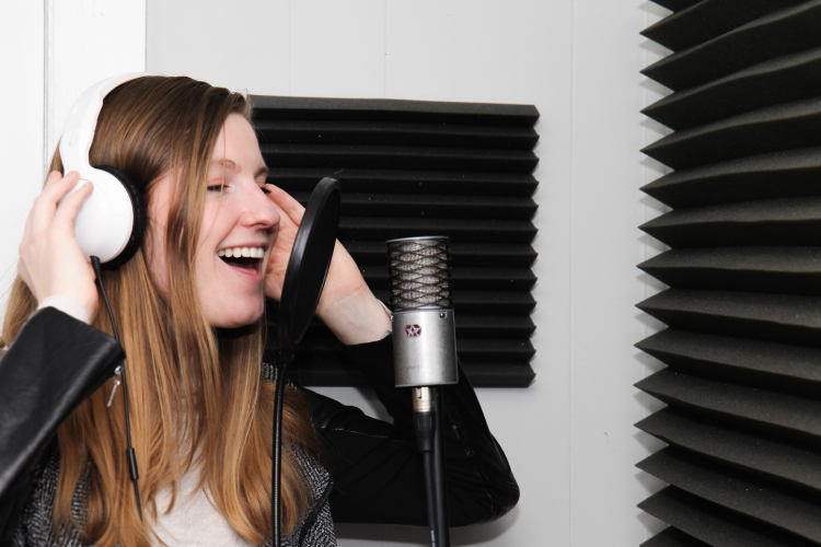 Recording Studio Singer